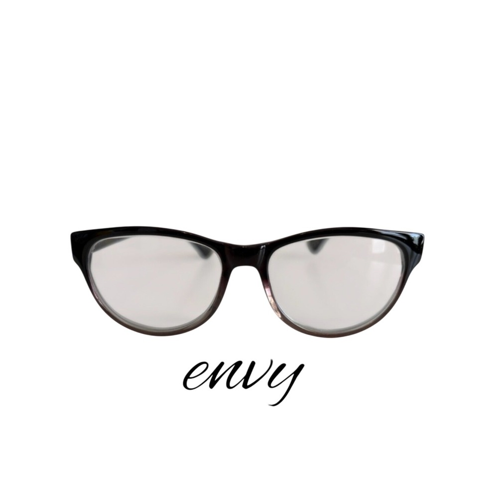 envy Women's Cat-Eye Glasses in Black-to-Gray Gradient